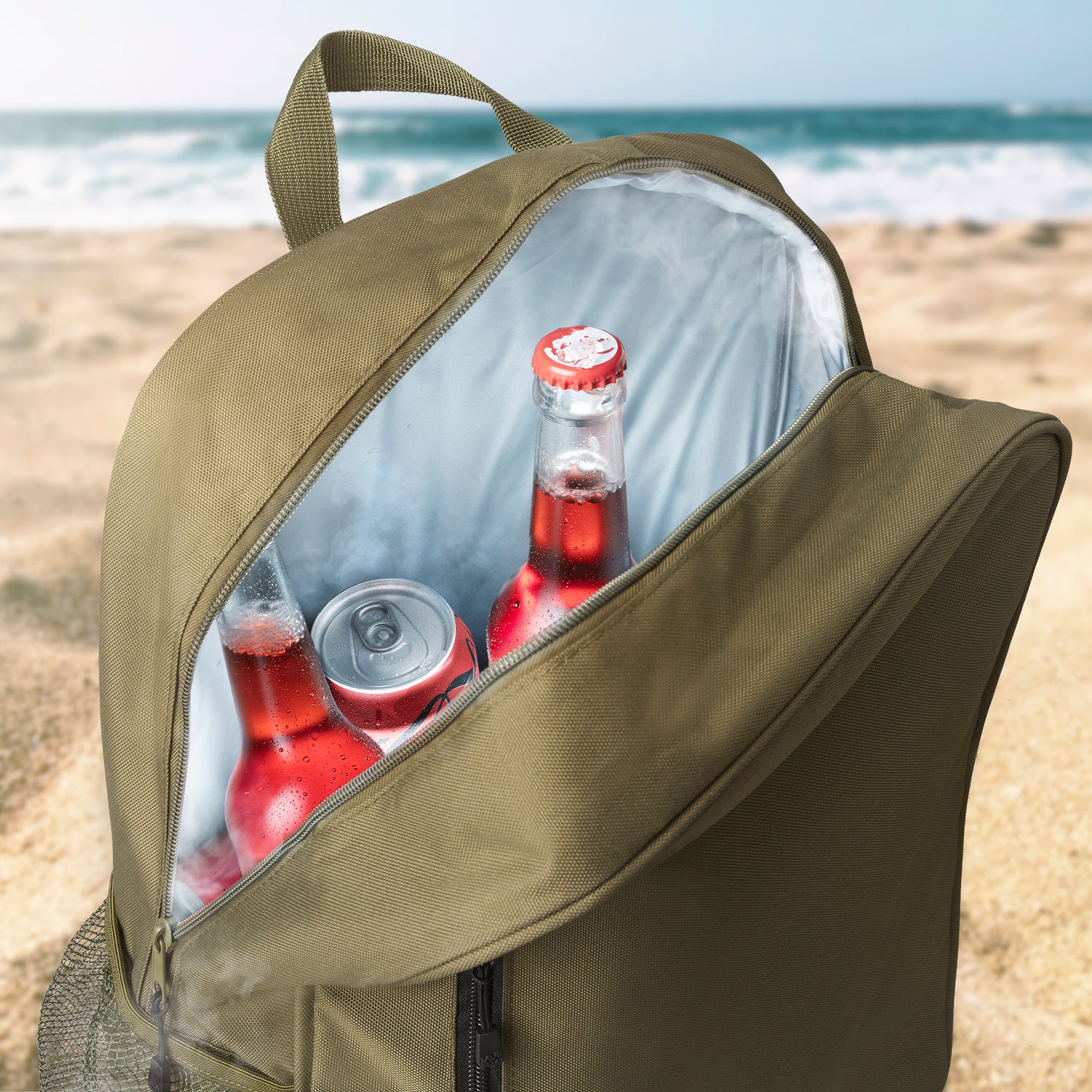 Koeltas op strand van Koelbags